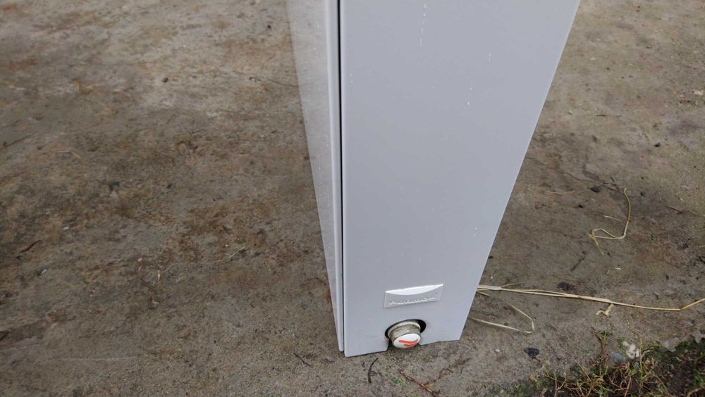 Calorifer otel purmo 70x60 cu fata plana plan ventil