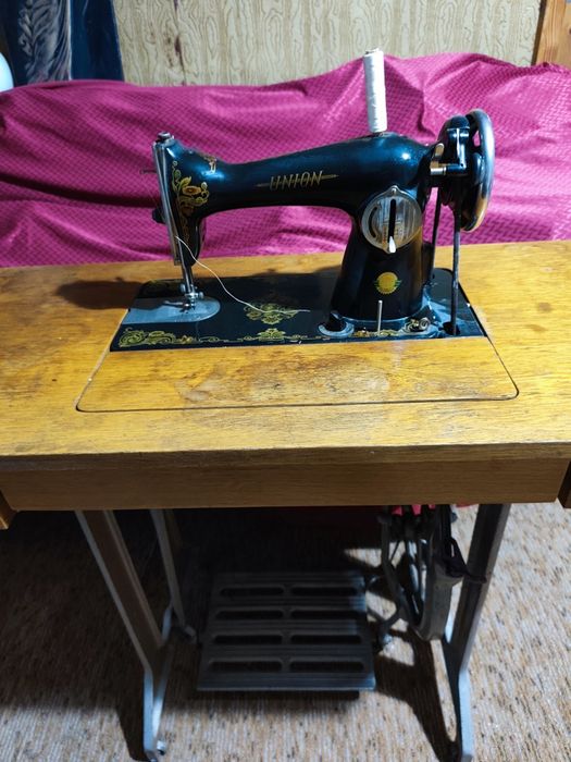 Антична крачна шевна машина