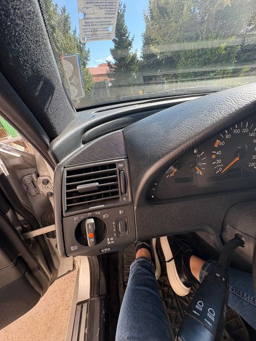 Mercedes-Benz C220