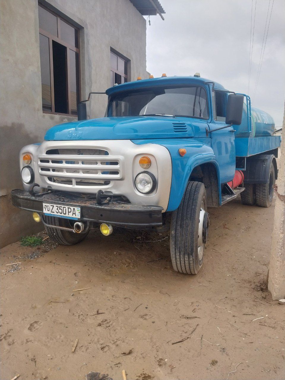 Zil moshina 1989 yil