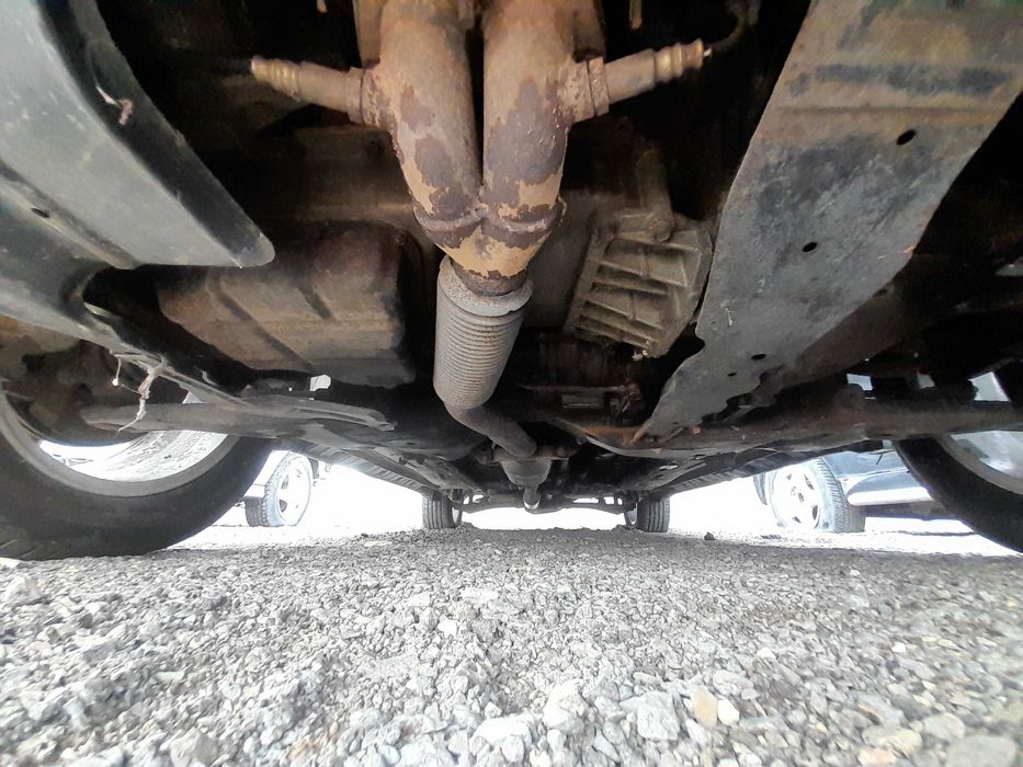 На части! Mitsubishi Outlander 2.4 i 16V 4WD