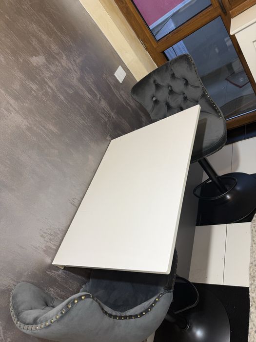 Masa pliabila alba  perete