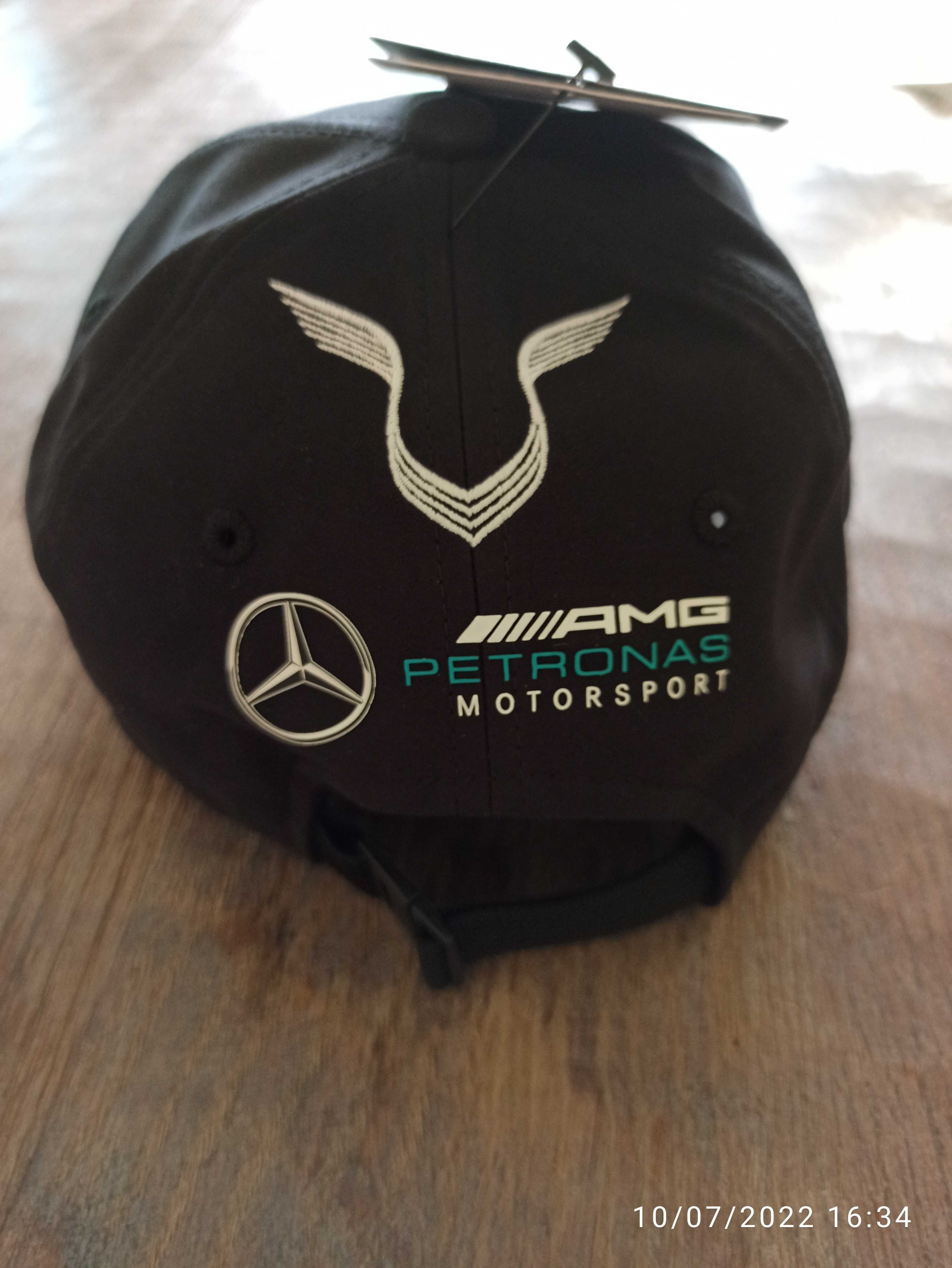 Намалена! Продавам шапка Mercedes AMG Petronas Motorsport Team 2021 L.