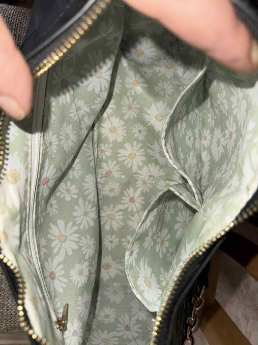 Дамска чанта интересен модел