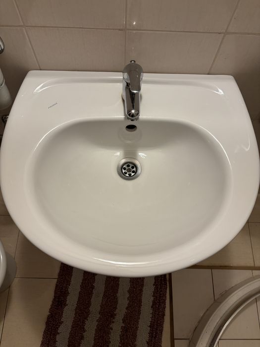 Умивалник FAYANS с полуконзола + Смесител – Отлично Състояние