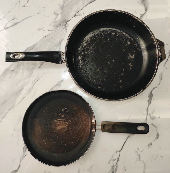 Продаются две российские сковородки, мечта(глубокая30см) и уют(24см).