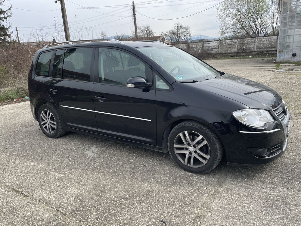 Vand vw touran 1,4 tsi 140cp( benzina)