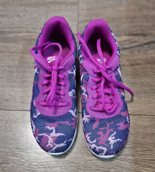 Маратонки Nike в свежи цветове
