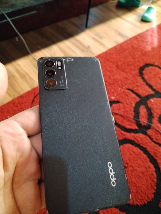 Vând Xbox 360 și două telefoane de piese