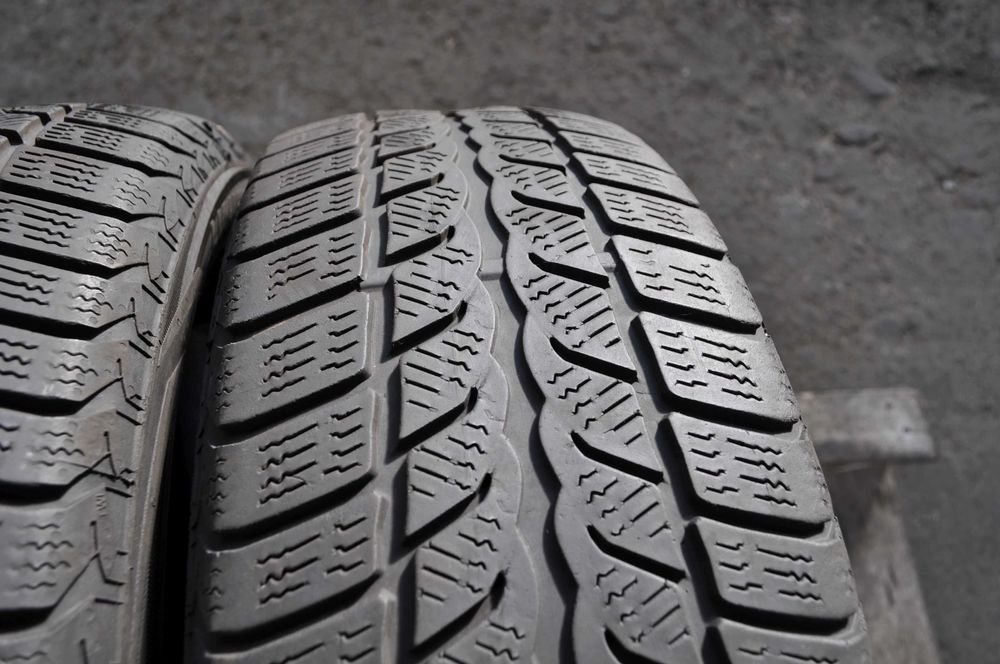 SET 2 Anvelope Iarna 215/60 R16 UNIROYAL MS Plus 66 99H