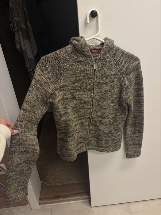 Вълнена жилетка