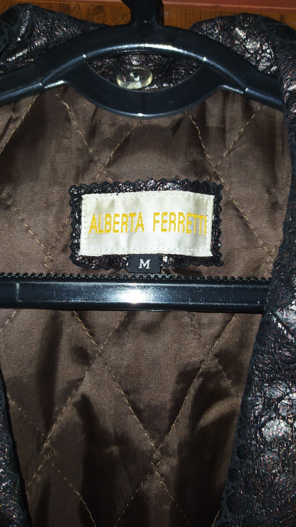 Женская куртка демесизонная размер M