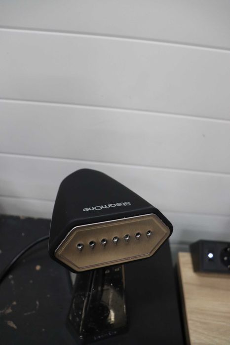 Парна ютия STEAMONE SN300SB, 2000W ,премахва 99,99% от замърсяванията