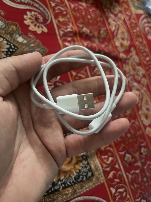 Смарт часы.Huawei band 7. Зарядный шнур продам