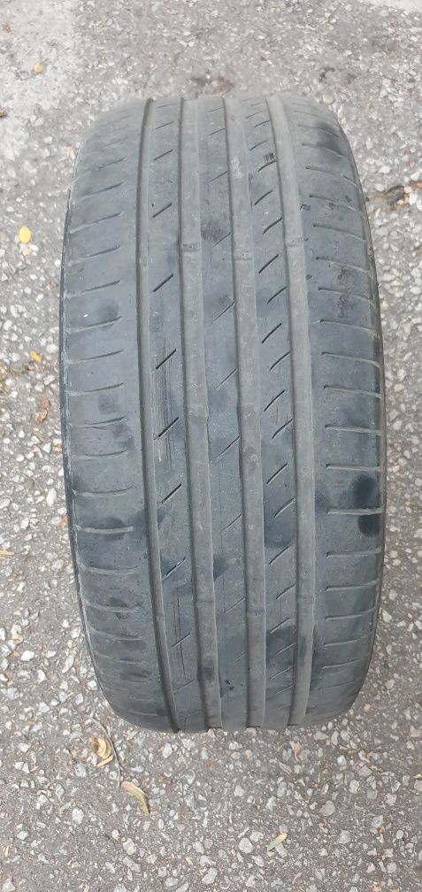 Гуми Kumho 235 50 18