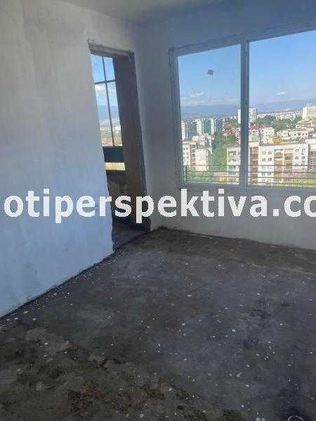 Продава се Тристаен апартамент в Пловдив, Христо Смирненски - 100 кв.м за 1090 €/кв.м - Снимка #1