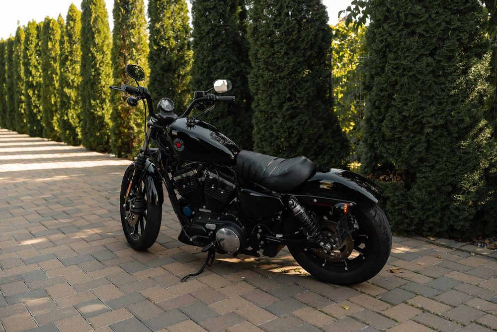 Harley Davidson Iron 883 – 2021, doar 9.000 km