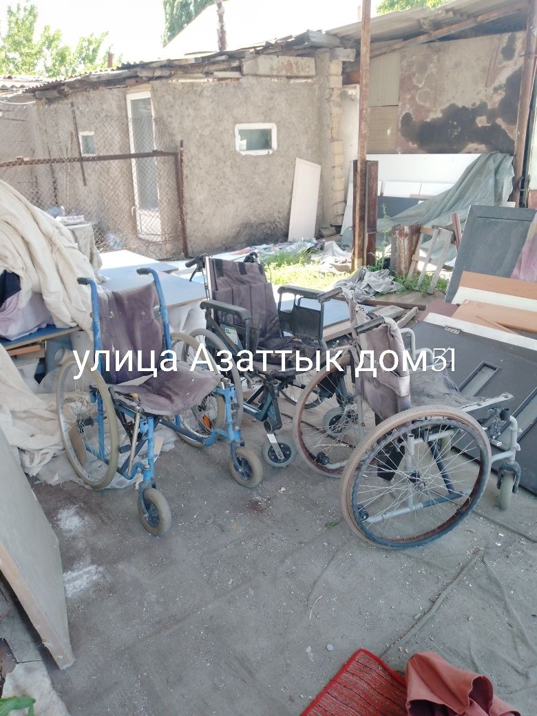 Улица Азаттык дом51 Продам инвалидную коляску