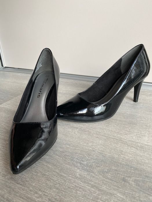 Pantofi stiletto negri de lac