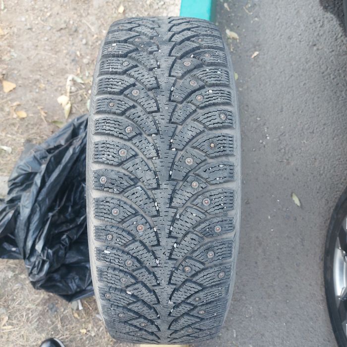 Автошины,4 штуки,  б/у ,шипованные шины