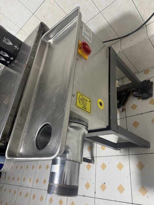 Мисарофка сотилади. Янги турибди 1,2 марта ишлатилган холати идеал