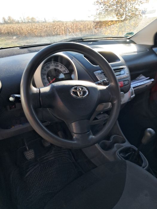 Vând Toyota Aygo