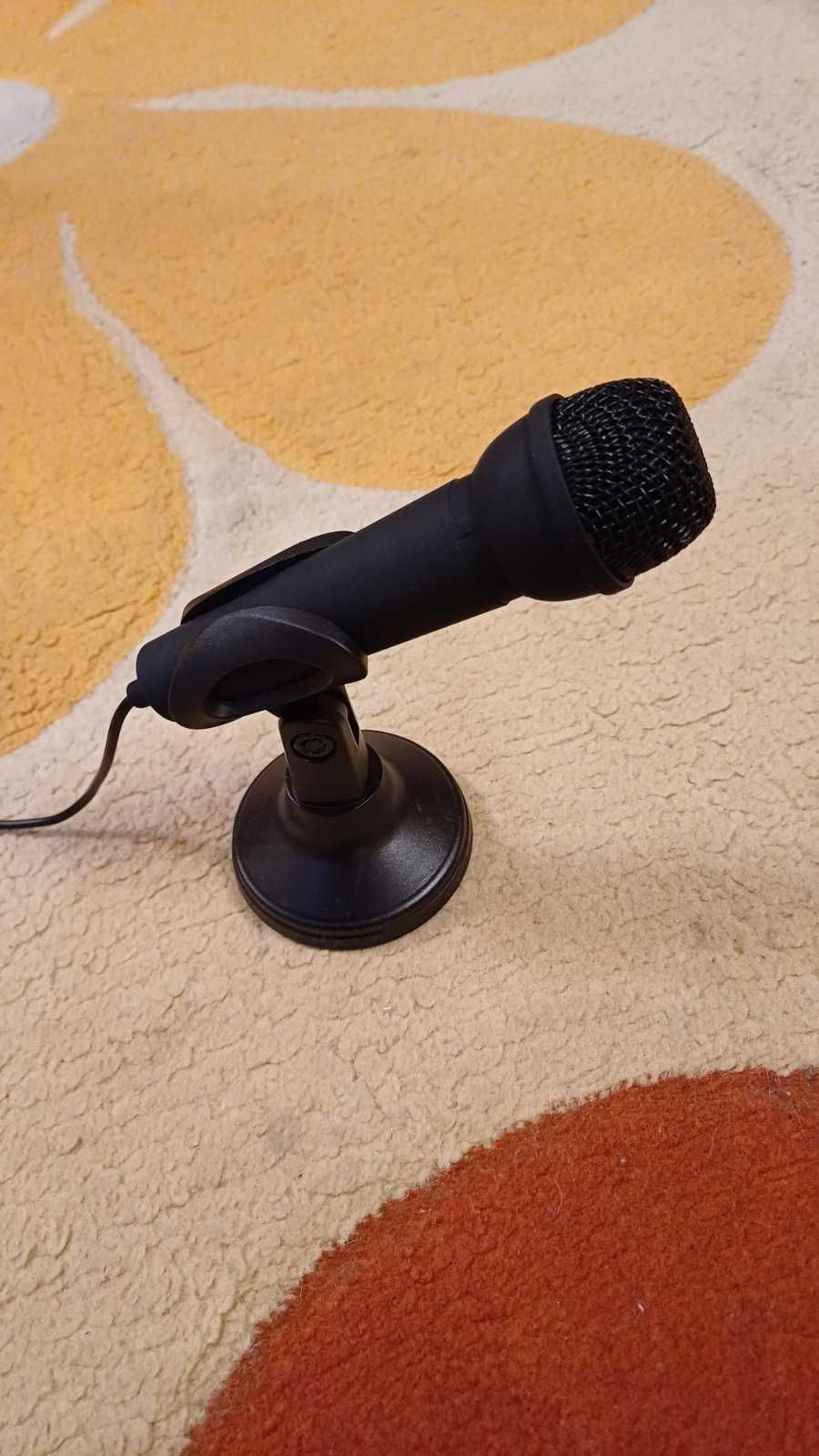 Продавам микрофон Adder. Цена 9 лв