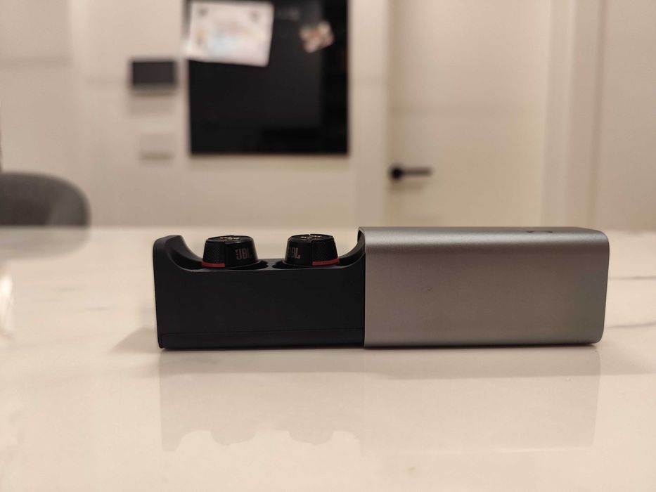 JBL Under Armour слушалки