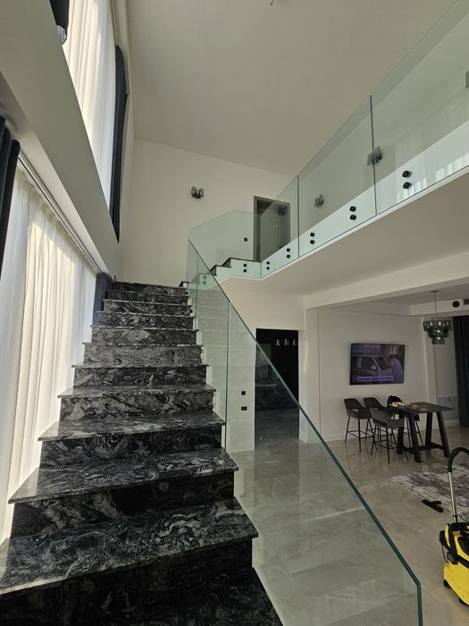 Balustrade din sticlă securizată – calitate premium, livrare rapidă!