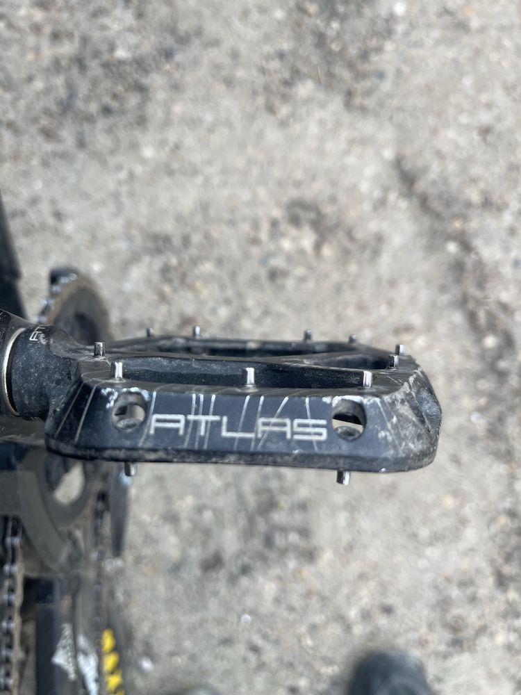 Педали flat race face atlas