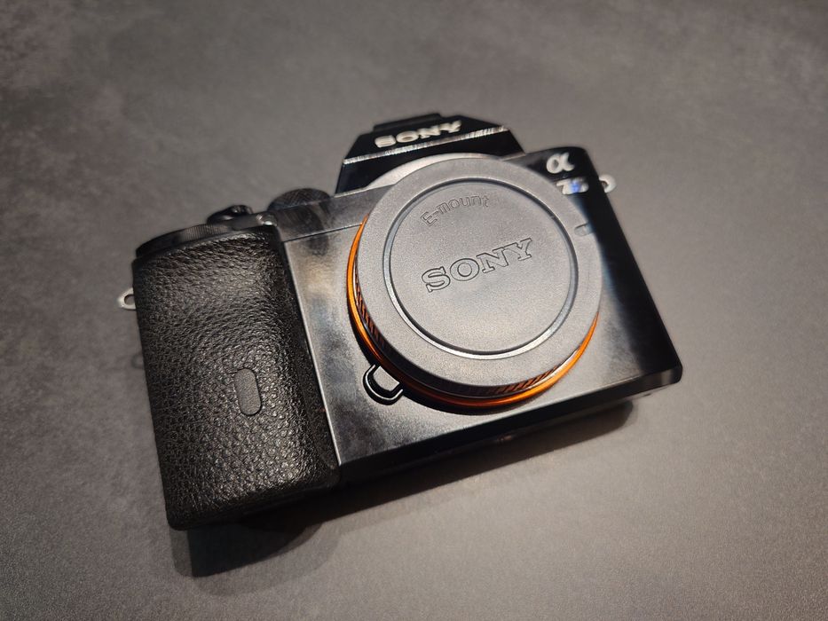Sony A7S și cinci baterii, schimb cu obiective Sony.