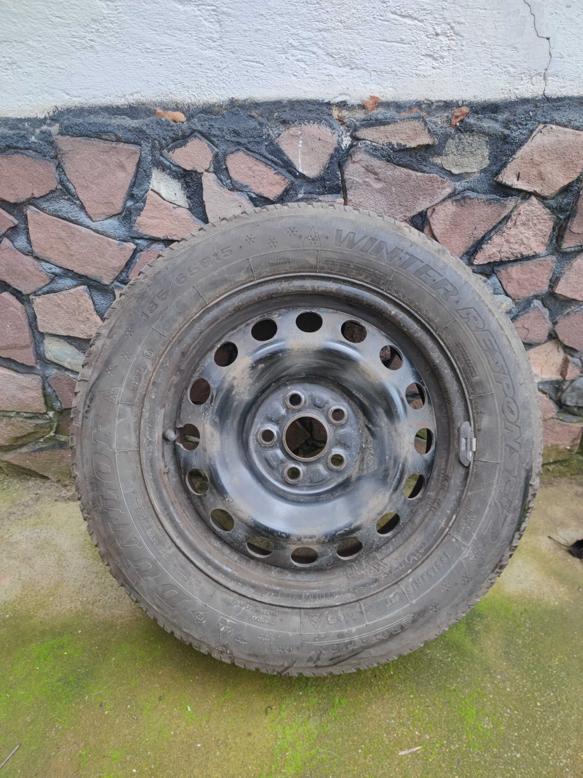 Зимни гуми "Dunlop" размер 185/65/15 с джанти
