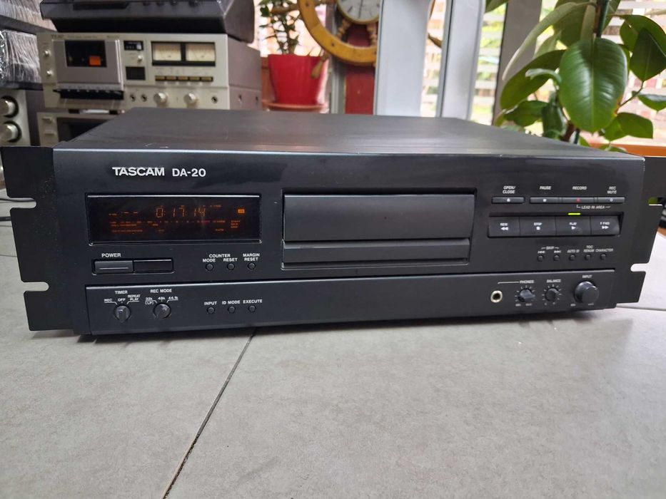 DAT Tascam DA 20