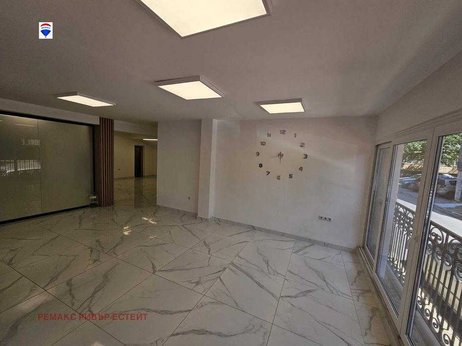 Продава се Магазин в Русе, Център - 120 кв.м за 1542 €/кв.м - Снимка #4