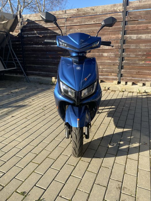 Scuter Electric Saige ZG2-S, motor 2KW, baterie 72V 20Ah, rulat 270km