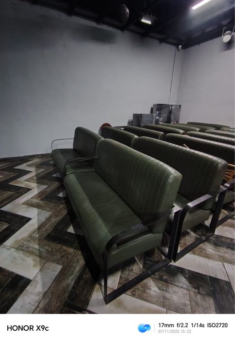 Столы диваны кожанные