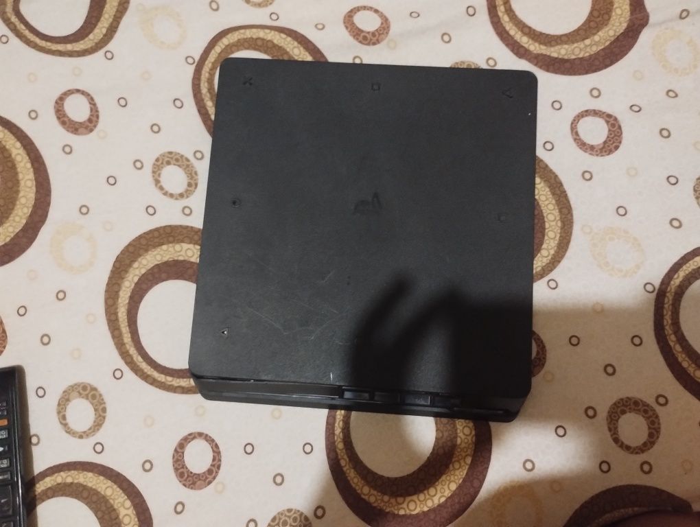 Ps 4 slim aproape nou nouț