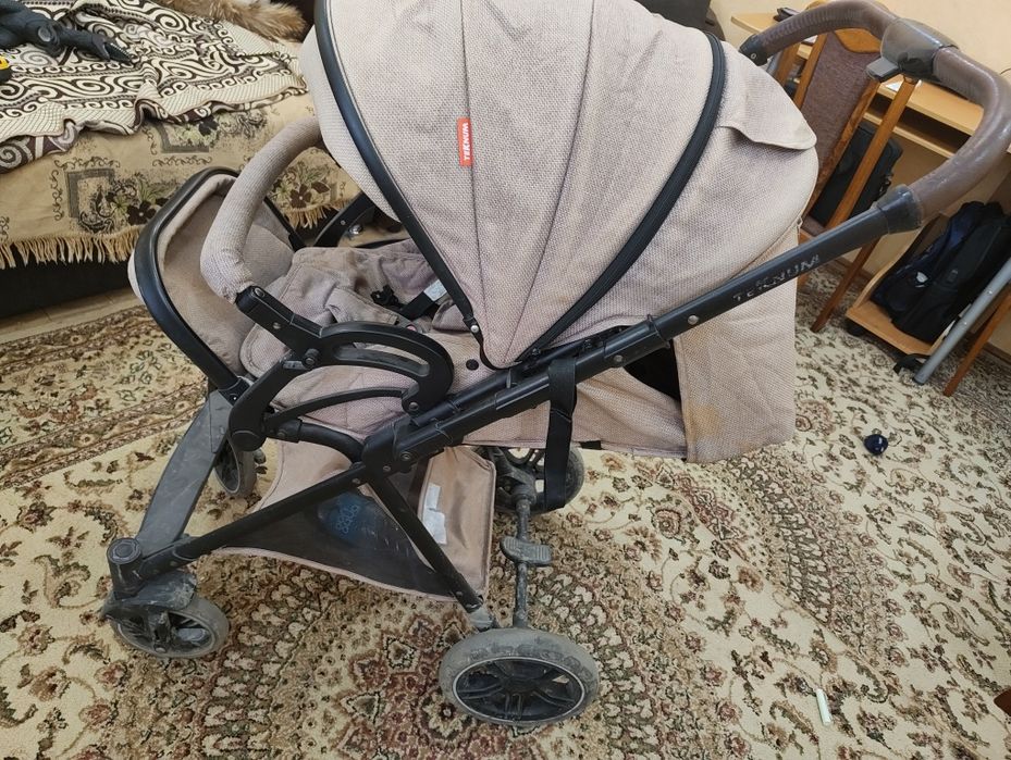 Продам детскую прогулочную коляску