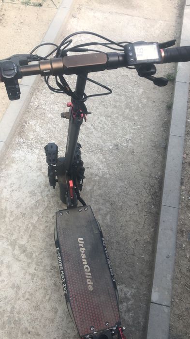 Vând trotineta electrica