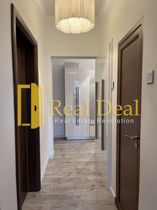 Дава се под наем Тристаен апартамент в София, Център - 85 кв.м за 1250 € - Снимка #10