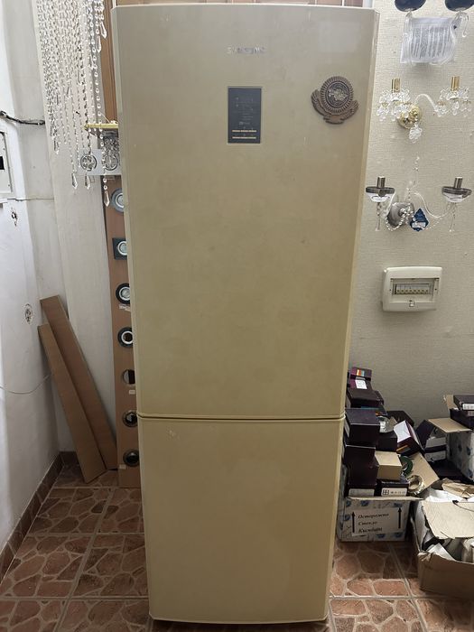 Продам холодильник