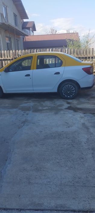 Vând Dacia logan