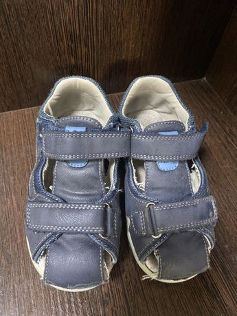 Детские сандали