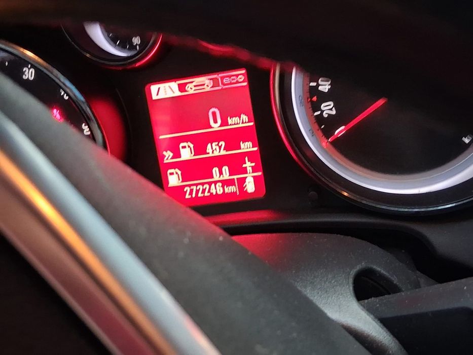 Vând OPEL ASTRA SPORTS TOURES  an de fabricație 2014. 
272246 Km reali