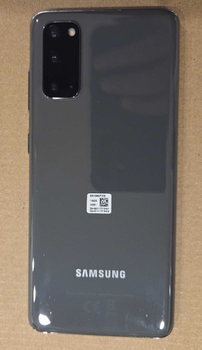 Продавам Samsung S20, 128 GB + 256 GB Card, Case, Protector