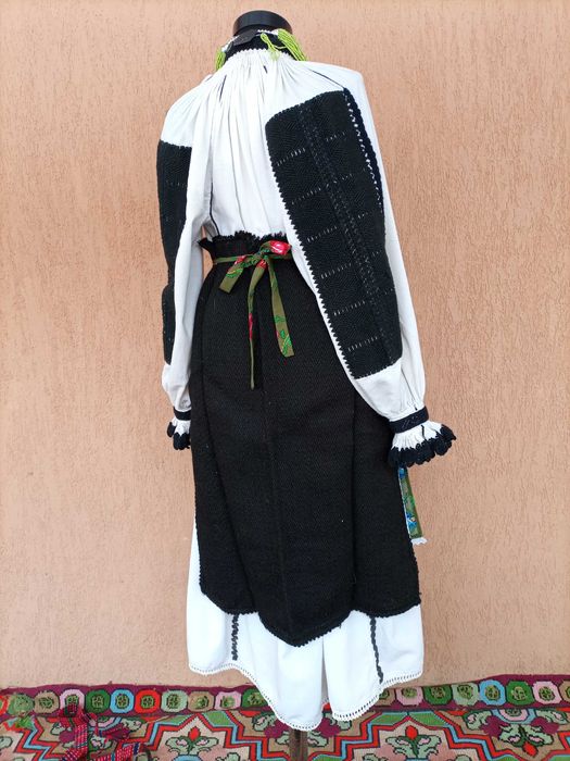 Costume populare din Tinutul Padurenilor
