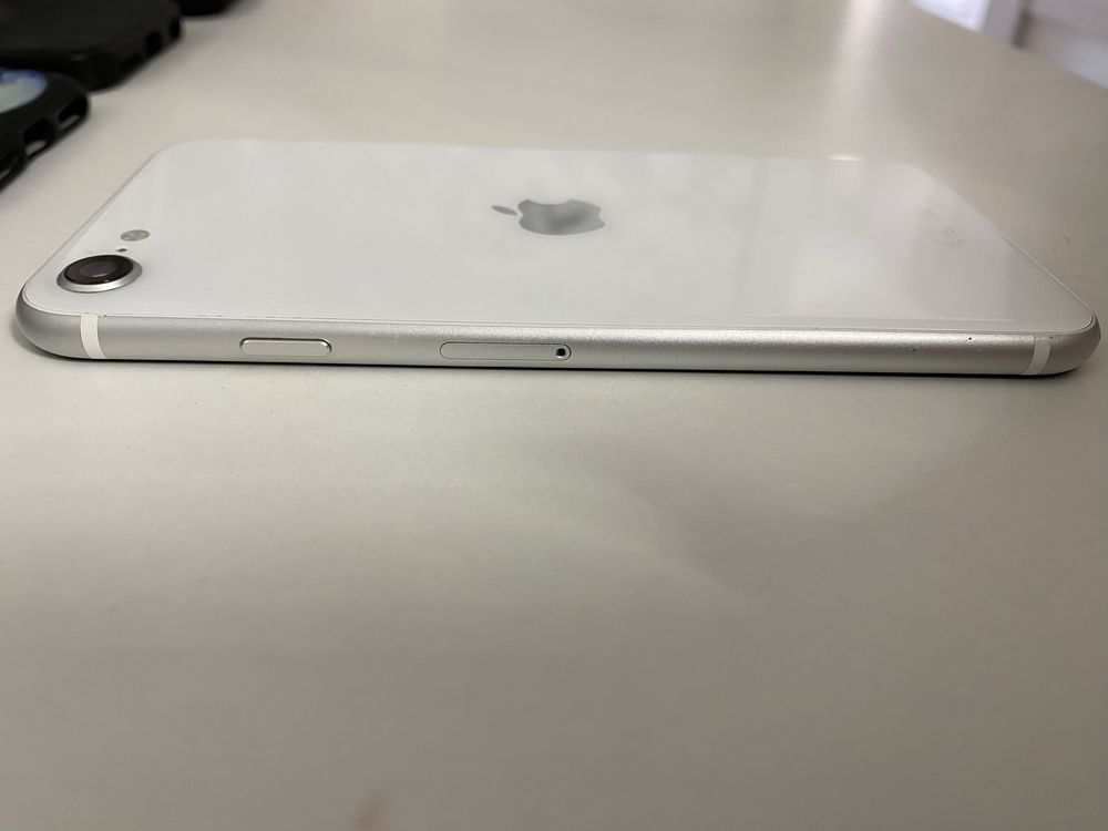 Iphone SE 2020 - Отличен