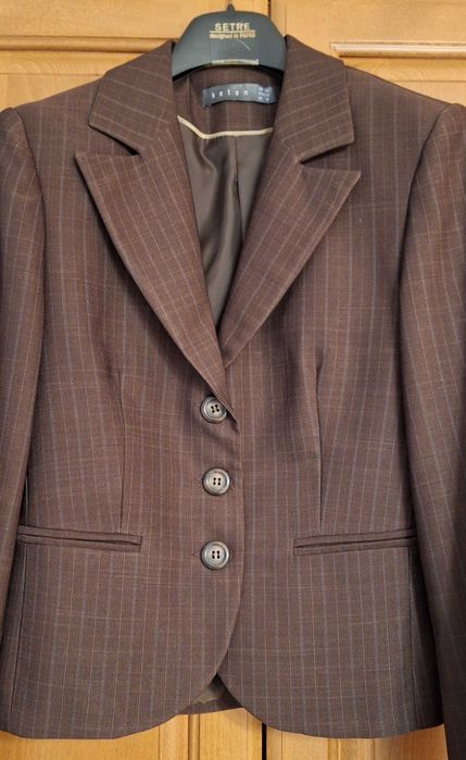 Дамско сако в кафяво