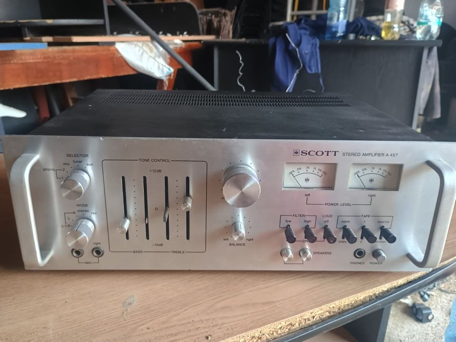 Amplificator Scott A457  din 1978, 60 w pe canal, made in USA