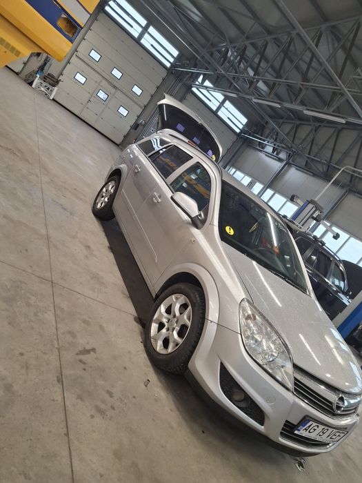 Vând Opel astra h 1.9 120cp cdti